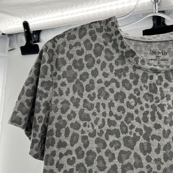 Zoe + Liv Women's Cheetah Print Short Sleeve T-Shirt Gray Size Small - Picture 3 of 8